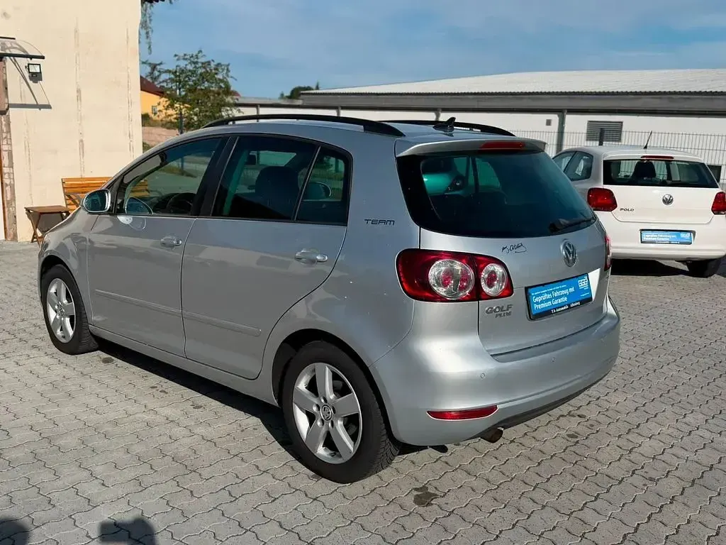 Gebraucht VW Golf VI Team 105 PS (77 kW) 2010 Silber Kleinwagen