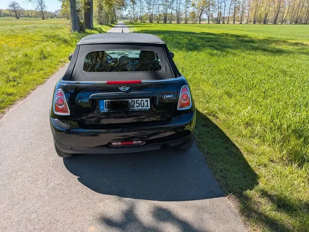 Gebraucht Mini One Cabriolet 98 PS (72 kW) 2012 Schwarz Cabrio