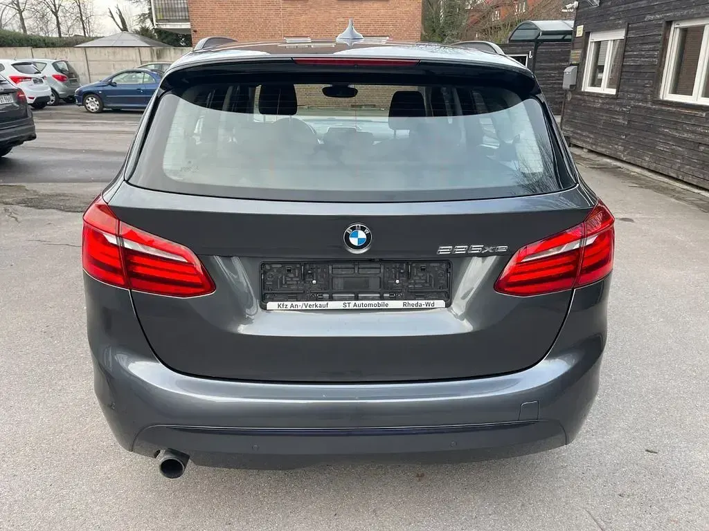 Gebraucht BMW 225 Sport Line 136 PS (100 kW) 2017 Grau Van / Kleinbus