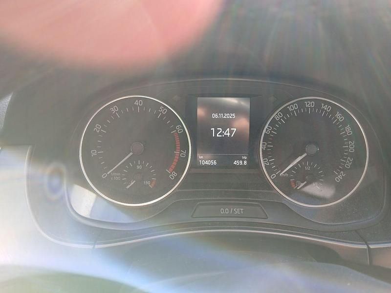 Weiß Gebraucht 2016 Skoda Fabia Joy Limousine | 7.000 € (Guter Preis) - Bild 1/4