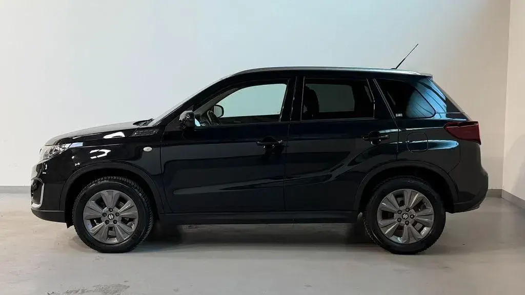 Gebraucht Suzuki Vitara Comfort 129 PS (94 kW) 2022 Schwarz SUV
