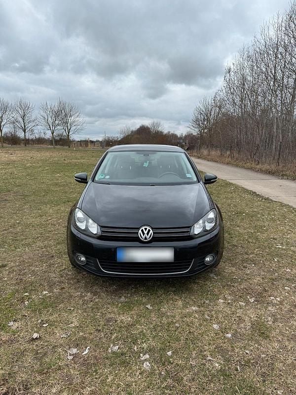 Gebraucht VW Golf VI Style 122 PS (89 kW) 2011 Schwarz Kleinwagen