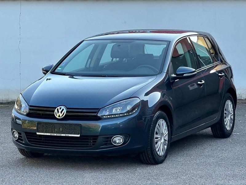 Blau Gebraucht 2009 VW Golf VI Trendline Limousine | 5.499 € (Fairer Preis) - Bild 1/4