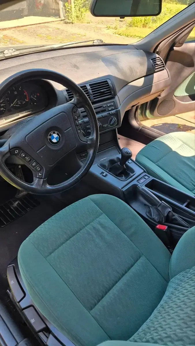 Gebraucht BMW 320 136 PS (100 kW) 2000 Grün Kombi