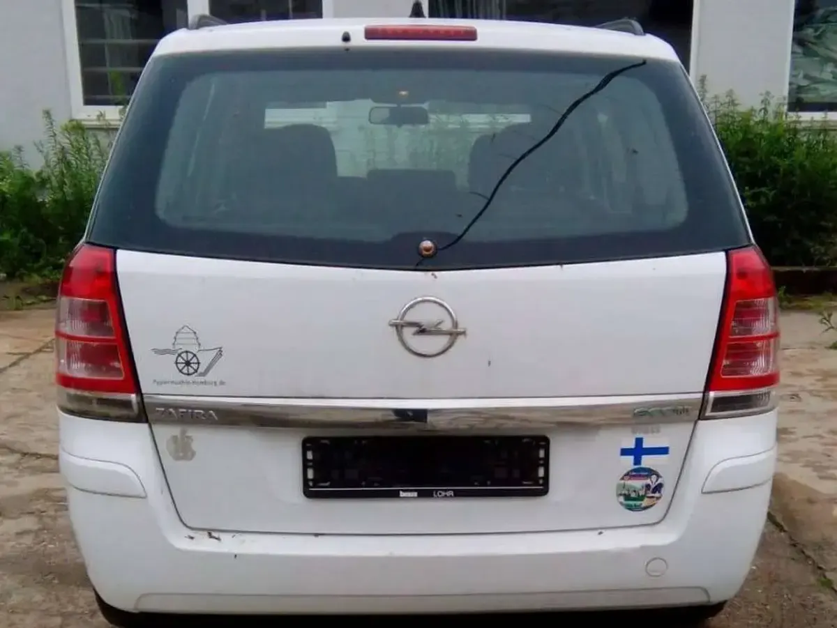 Gebraucht Opel Zafira Edition 110 PS (80 kW) 2009 Weiß Van / Kleinbus