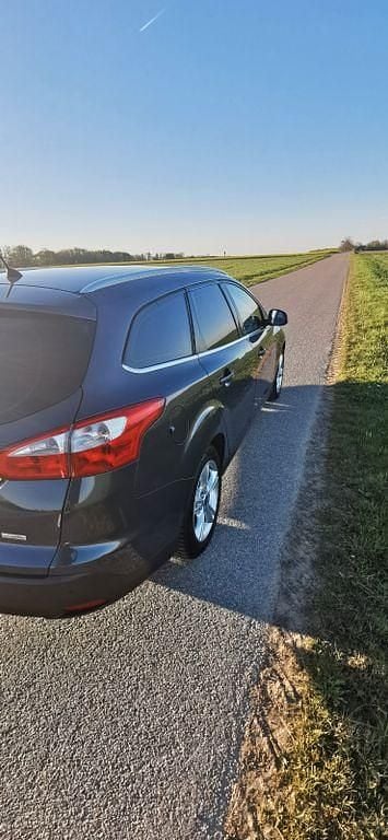 Second-hand Ford Focus 125 CP (91 kW) 2012 Gri Berlinǎ