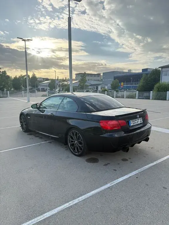 Gebraucht BMW 330 Cabriolet M Sport 245 PS (180 kW) 2013 Schwarz Cabrio
