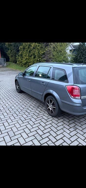 Second-hand Opel Astra 105 CP (77 kW) 2007 Negru Berlinǎ