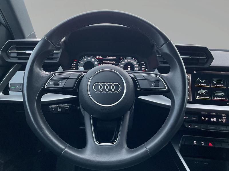 Gebraucht Audi A3 Sport 150 PS (110 kW) 2022 Weiss Limousine