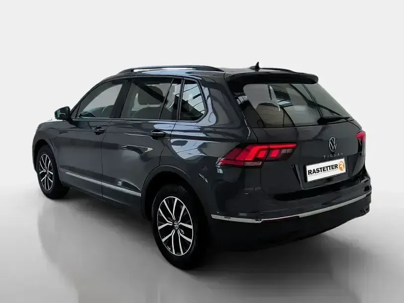 Gebraucht VW Tiguan Life 150 PS (110 kW) 2022 Delfingrau metallic SUV