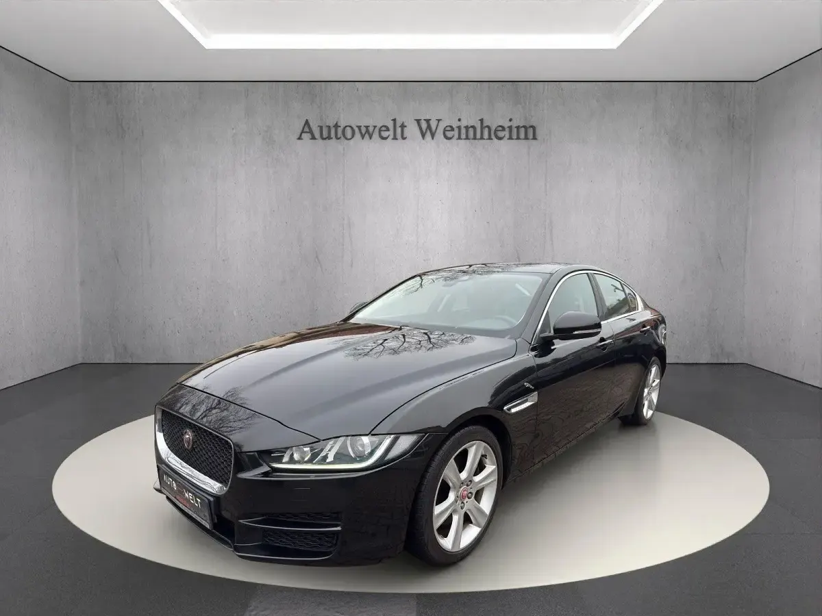 Gebraucht Jaguar XE Prestige 179 PS (131 kW) 2015 Schwarz Limousine