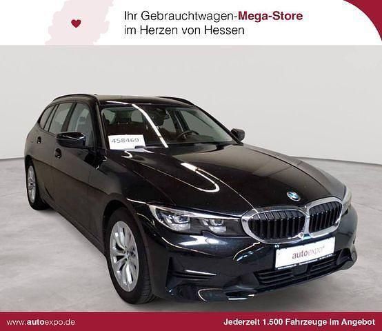 Schwarz Gebraucht 2022 BMW 318 Advantage Kombi | 26.389 € (Guter Preis) - Bild 1/4