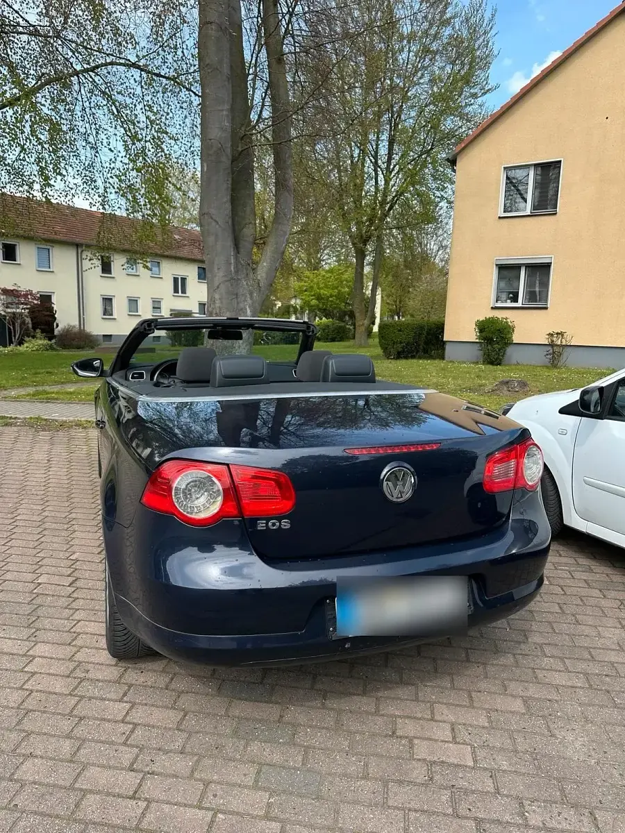Gebraucht VW Eos 160 PS (117 kW) 2009 Blau Cabrio