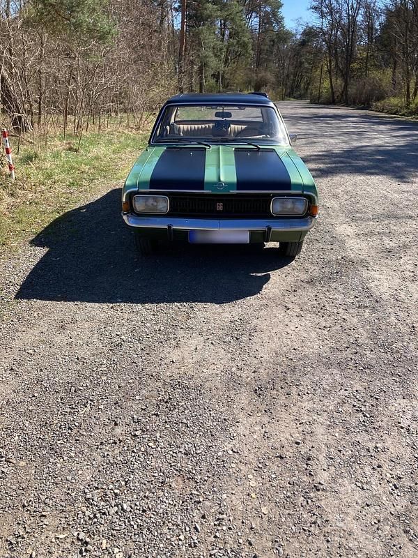 Second-hand Opel Commodore 115 CP (84 kW) 1970 Verde Berlinǎ
