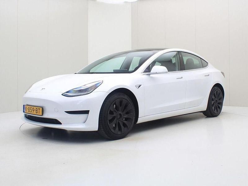 Second-hand Tesla Model 3 Standard Range 225 kW (306 CP) 2020 Alb Berlinǎ
