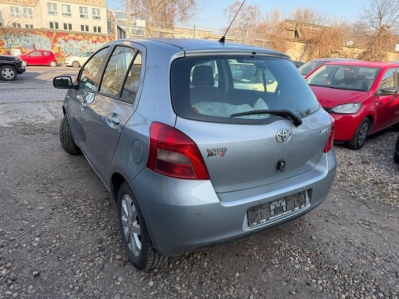 Gebraucht Toyota Yaris Team 87 PS (63 kW) 2008 Silber Kleinwagen