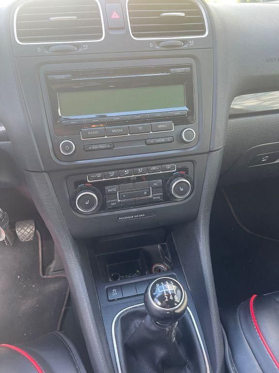 Gebraucht VW Golf VI Style 122 PS (89 kW) 2011 Rot Kleinwagen