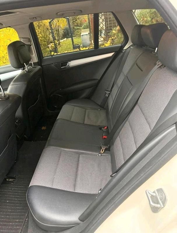 Gebraucht Mercedes C180 156 PS (114 kW) 2010 Weiß Kombi