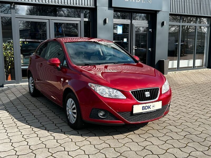 Rot Gebraucht 2011 Seat Ibiza SC Sport Kleinwagen | 3.990 € (Fairer Preis) - Bild 1/4