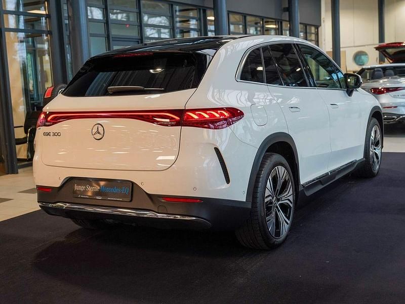 Gebraucht Mercedes EQE300 Electric Art 180 kW (245 PS) 2025 Polarweiß SUV