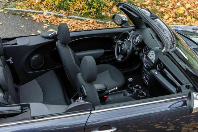 Gebraucht Mini Cooper Cabriolet 122 PS (89 kW) 2012 Grau metallic Cabrio