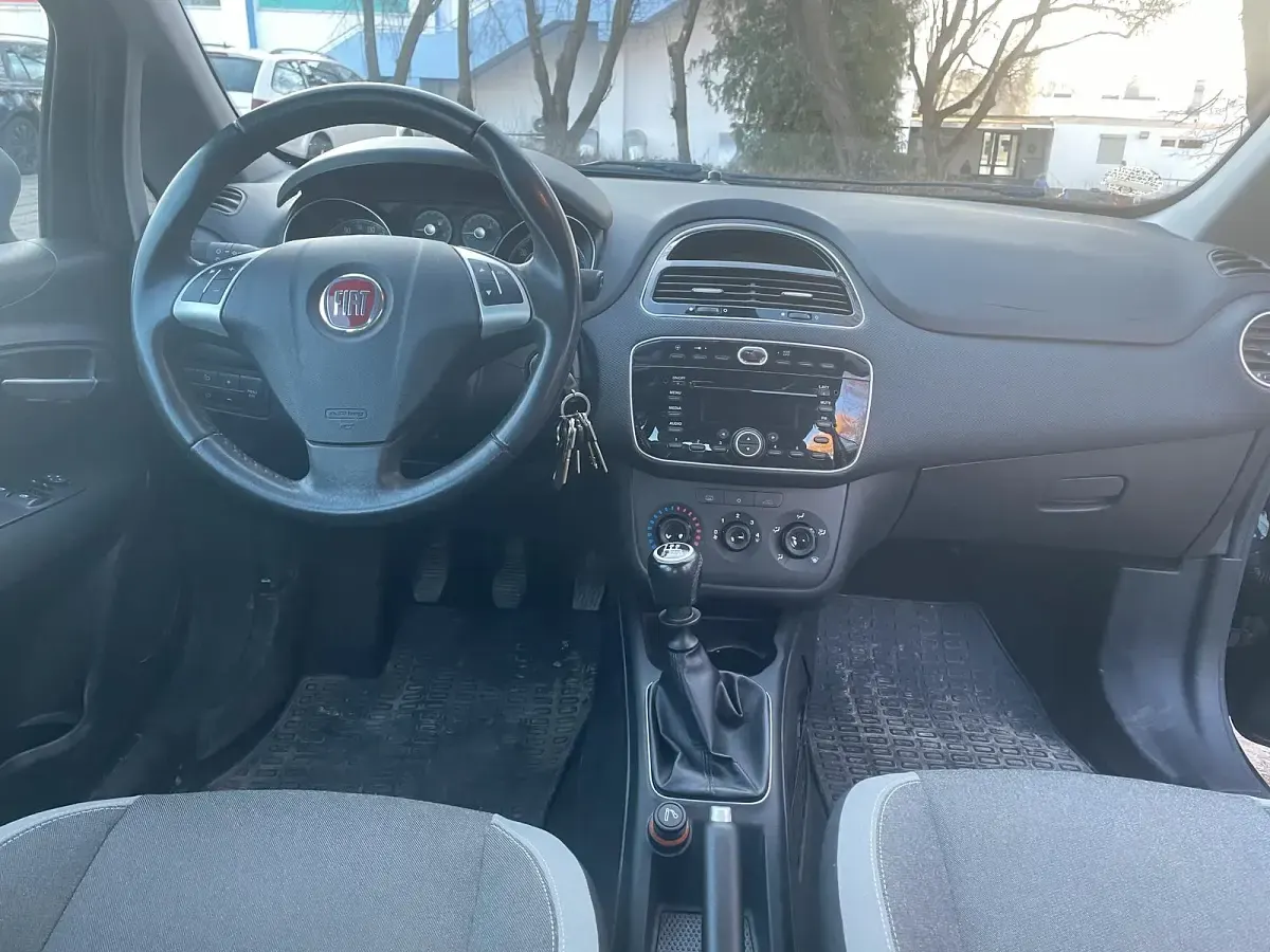 Gebraucht Fiat Punto 69 PS (50 kW) 2012 Schwarz Kleinwagen