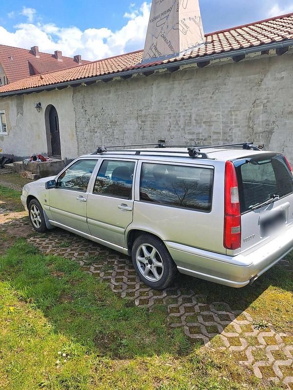 Gebraucht Volvo V70 140 PS (102 kW) 1998 Silber Kombi