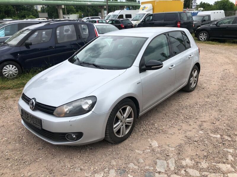 Silber Gebraucht 2012 VW Golf VI Match Limousine | 3.500 € (Guter Preis) - Bild 1/4