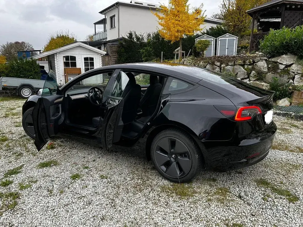 Gebraucht Tesla Model 3 Standard Range Plus 225 kW (306 PS) 2022 Schwarz Limousine