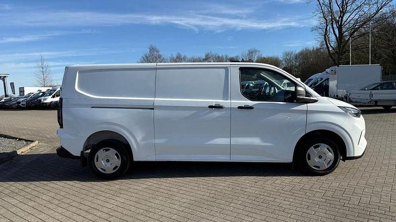 Gebraucht Ford Transit 136 PS (100 kW) 2024 Weiß Van / Kleinbus