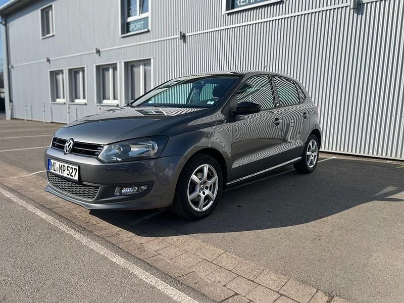 Gebraucht VW Polo 90 PS (66 kW) 2011 Grau Kleinwagen