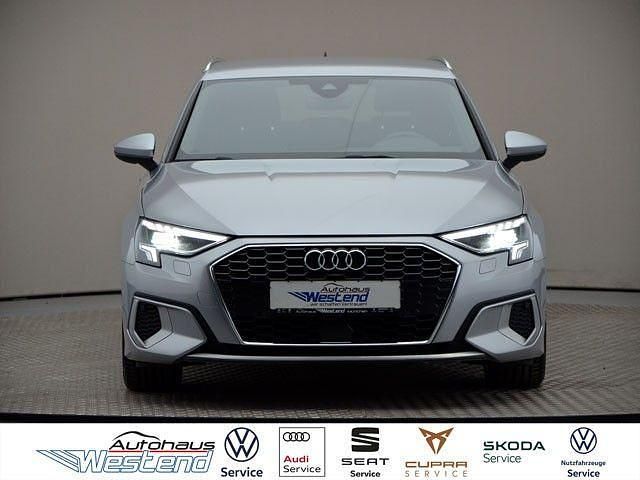 Gebraucht Audi A3 Advanced Plus 150 PS (110 kW) 2021 Florettsilber Limousine
