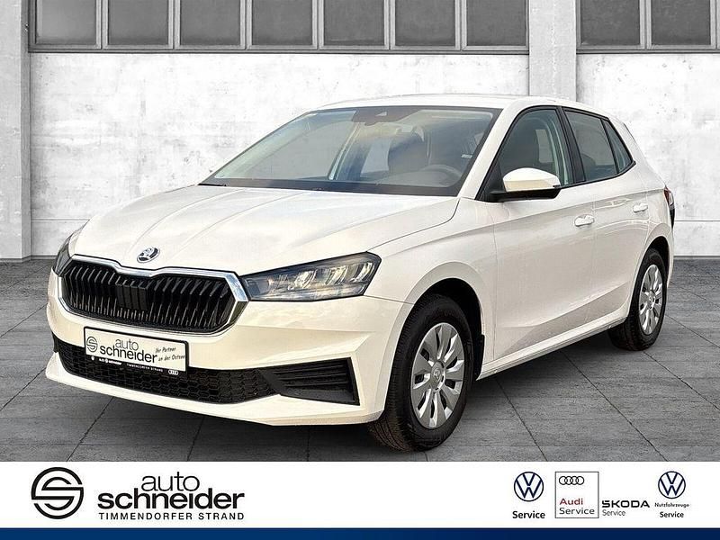 Weiß Gebraucht 2023 Skoda Fabia Active Limousine | 15.490 € (Fairer Preis) - Bild 1/4