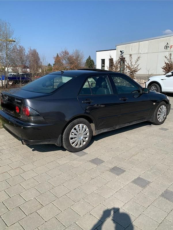 Gebraucht Lexus IS200 155 PS (114 kW) 2001 Andere farben Limousine