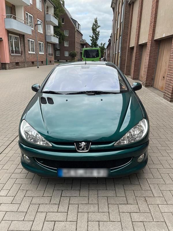 Grün Gebraucht 2005 Peugeot 206 CC Cabrio | 1.400 € (Fairer Preis) - Bild 1/4