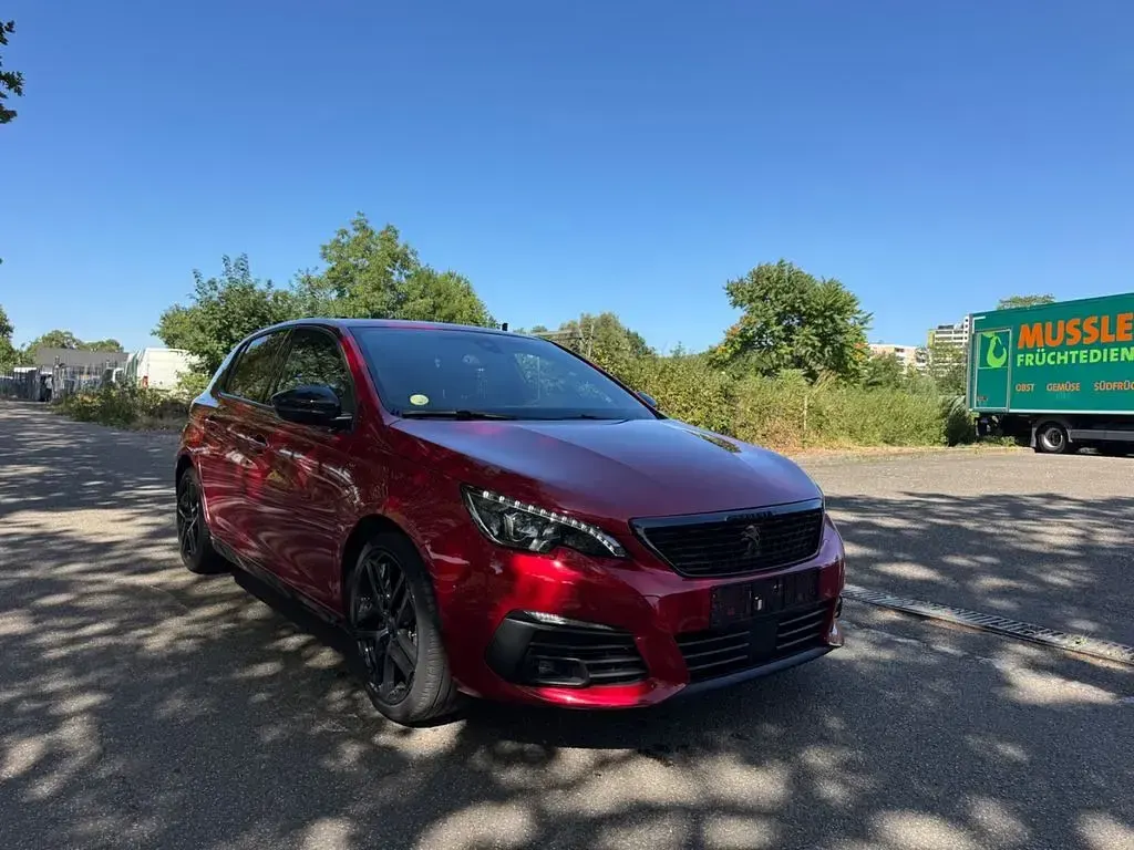 Gebraucht Peugeot 308 GT 131 PS (96 kW) 2020 Rot Limousine