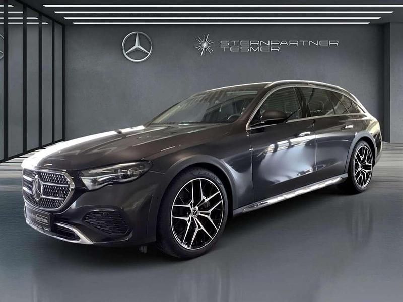 Grau Gebraucht 2024 Mercedes E300 Limousine | 56.590 € (Fairer Preis) - Bild 1/4