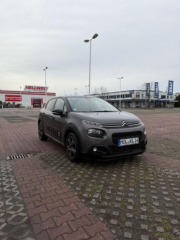 Grau Gebraucht 2019 Citroën C3 PureTech Kleinwagen | 7.399 € (Guter Preis) - Bild 1/4