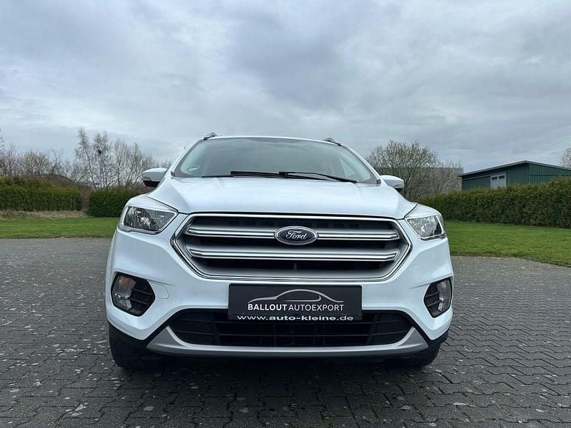 Gebraucht Ford Kuga Trend 120 PS (88 kW) 2019 Weiß SUV