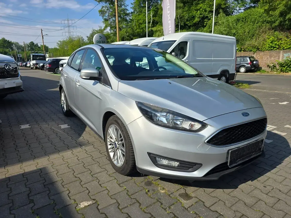 Gebraucht Ford Focus Cool & Connect 120 PS (88 kW) 2017 Silber Limousine