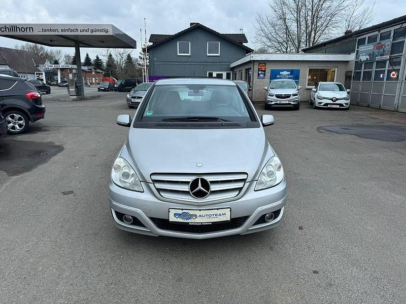 Gebraucht Mercedes B200 140 PS (102 kW) 2009 Silber Van / Kleinbus