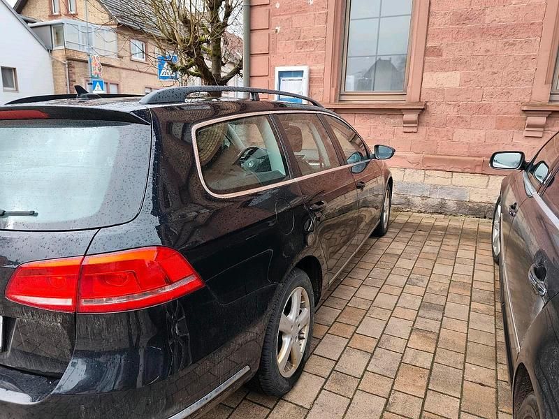 Gebraucht VW Passat 160 PS (117 kW) 2014 Blau Kombi