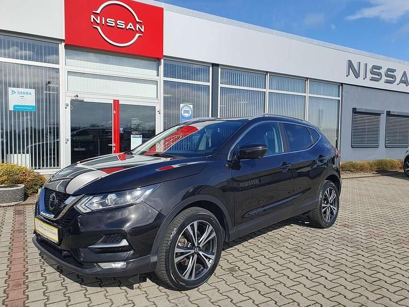 Schwarz Gebraucht 2019 Nissan Qashqai N-Connecta SUV | 17.890 € (Fairer Preis) - Bild 1/4