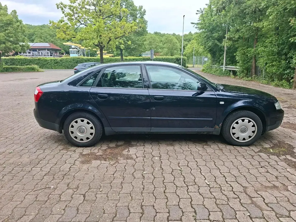 Gebraucht Audi A4 101 PS (74 kW) 2002 Blau Limousine