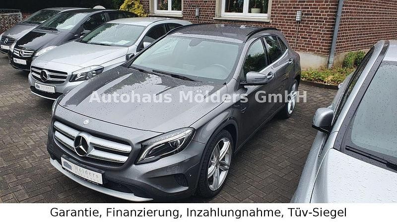 Gebraucht Mercedes GLA200 156 PS (114 kW) 2015 Grau SUV