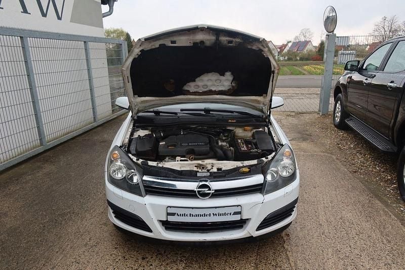 Gebraucht Opel Astra Edition 101 PS (74 kW) 2005 Weiß Limousine