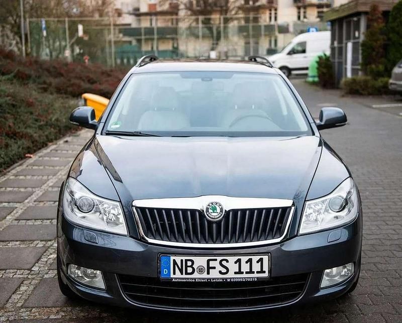 Gebraucht Skoda Octavia 160 PS (117 kW) 2009 Grau Kombi