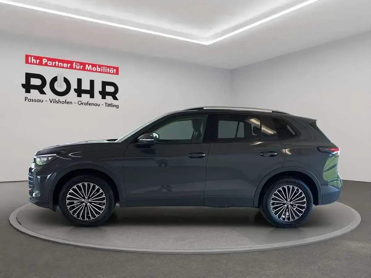 Gebraucht VW Tiguan Edition 150 PS (110 kW) 2026 Delfingrau metallic SUV