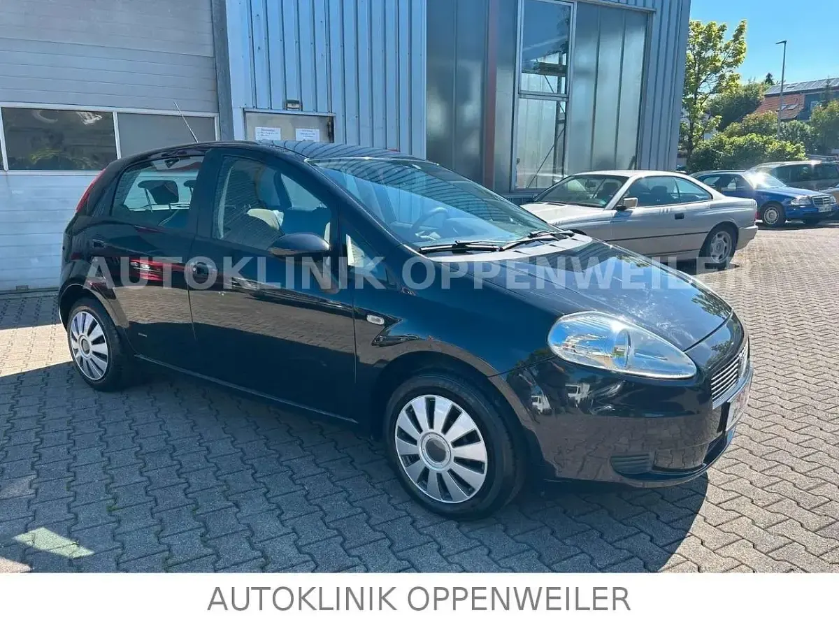 Gebraucht Fiat Grande Punto Dynamic 65 PS (47 kW) 2007 Crossover schwarz Kleinwagen