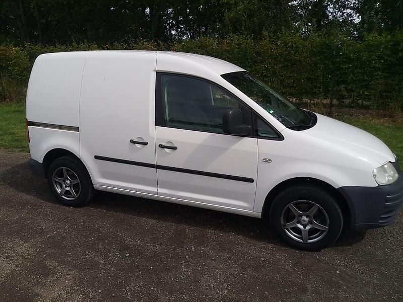 Weiß Gebraucht 2006 VW Caddy Van / Kleinbus | 3.700 € (Teuer) - Bild 1/4